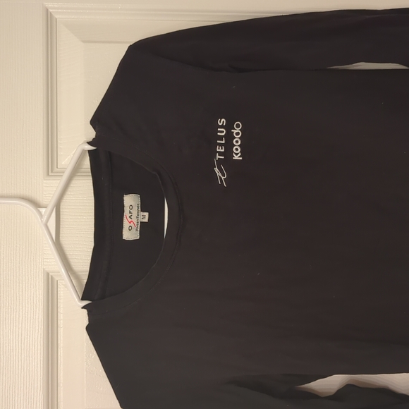 Telus/Koodo long sleeve - Picture 2 of 2